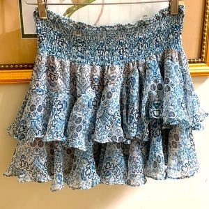 Intermix skirt size small